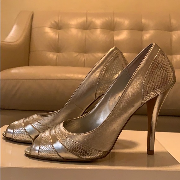 Heels - Picture 2 of 4